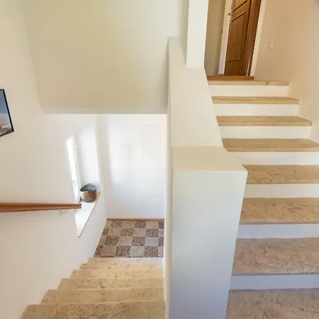 Hedera Estate, Hedera A19 *