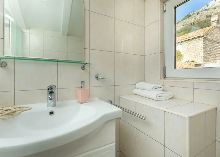 Hedera Estate, Hedera A19 * ドゥブロブニク