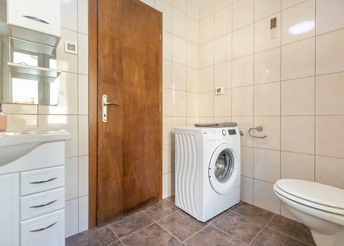 Hedera Estate, Hedera A19