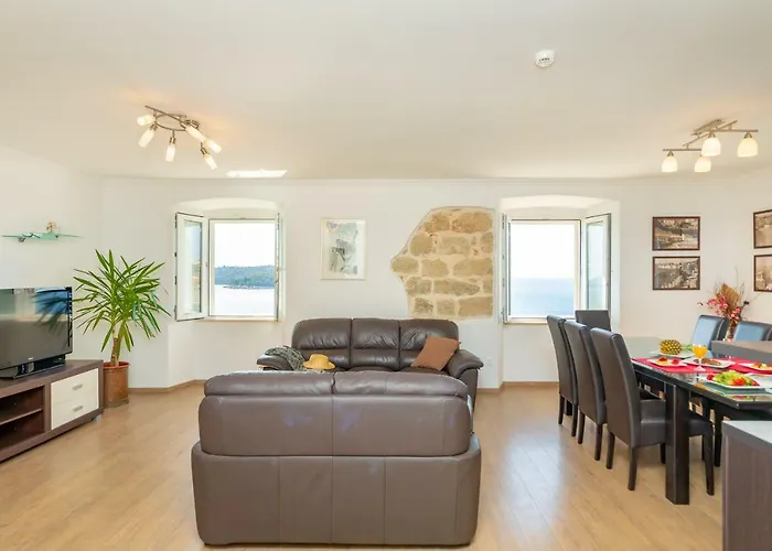 Hedera Estate, Hedera A19 *