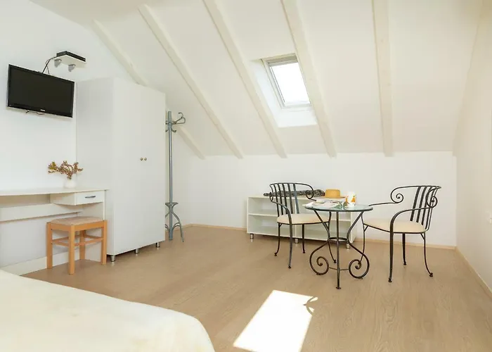 Hedera Estate, Hedera A19 * Dubrovnik